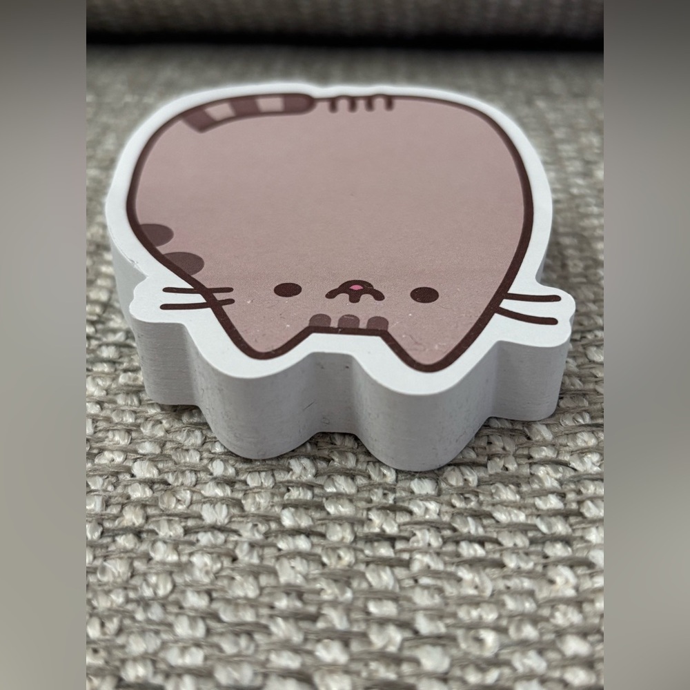 Pusheen Sticky Notepad - Picture 7 of 7